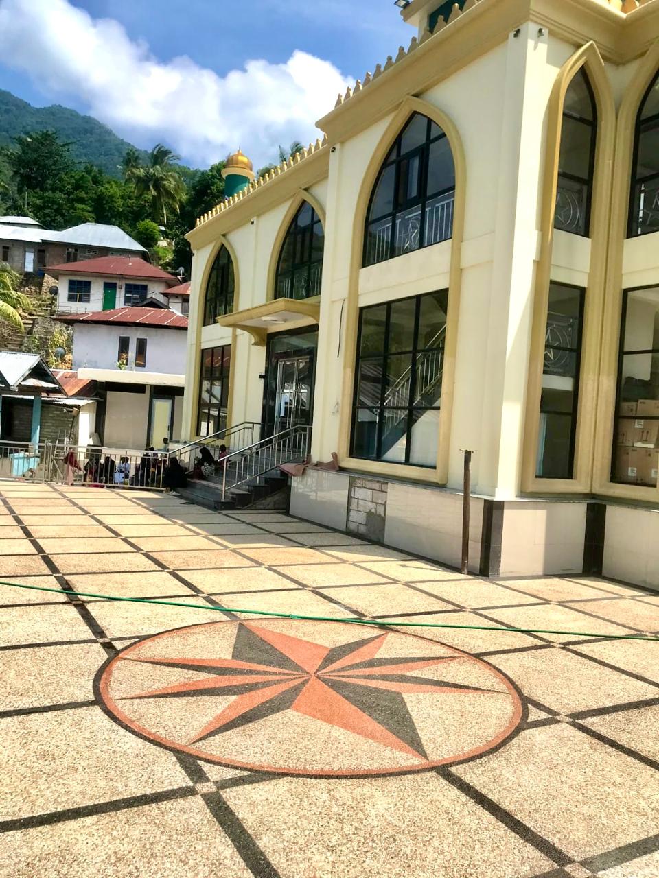 Halaman  Masjid Darus Salam Timuabang